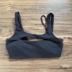 Lululemon Everlux Front Cut-Out Train Bra Size 8